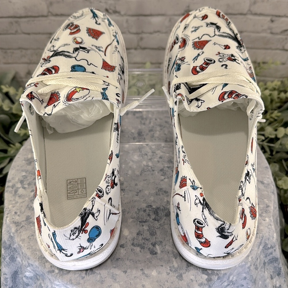 Dr. Seuss “Cat in the Hat” White Canvas Cartoon Print Sneakers WMS 9.5M🌟NWOT - Picture 7 of 9